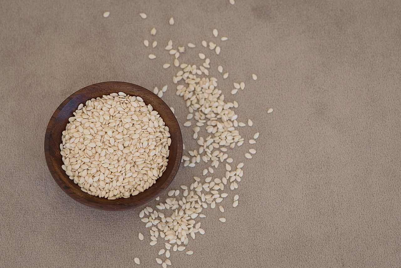 White sesame seeds
