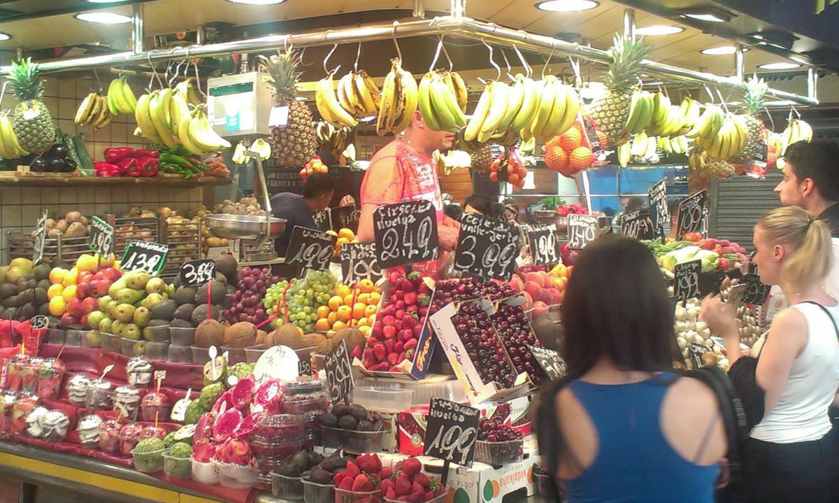 what fruits are imported to the uk