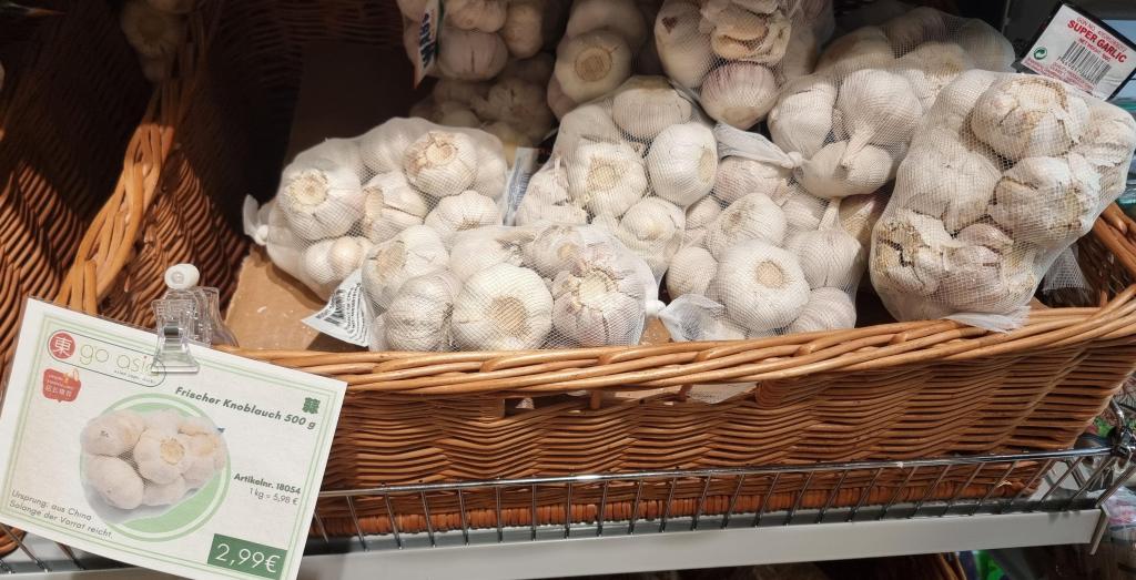 Figure 4: Chinese Class 1 garlic (60 mm) available in an Asian retail outlet in Germany,