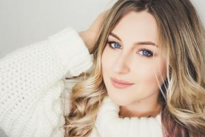 Low-gauge knitwear has risen in popularity