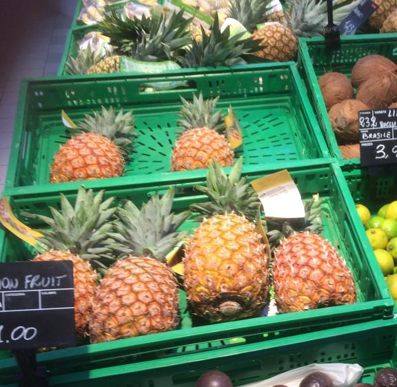 Ripened Smooth Cayenne pineapple