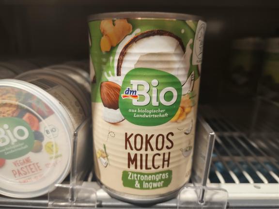 Figure 1: Canned organic coconut milk sold by German retailer dm-drogerie markt