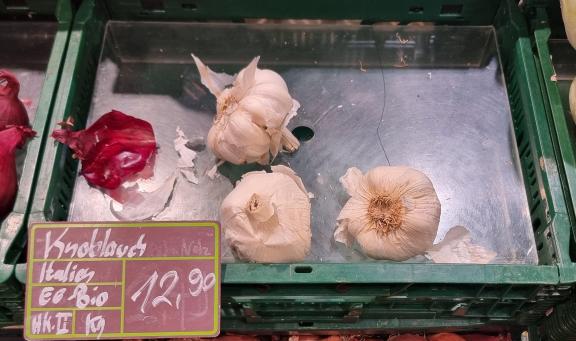 Figure 6: Fresh garlic of Italian origin in a German organic supermarket, February 2025