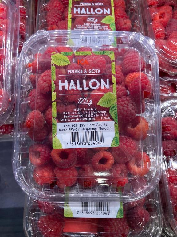 Figure 1: Class I raspberries from Morocco at the ICA Maxi supermarket in Sweden