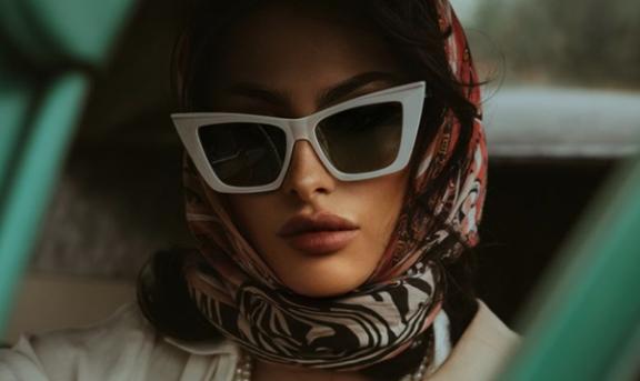 Figure 6: In Southern European countries, lightweight scarves are often worn for aesthetic reasons rather than for warmth.