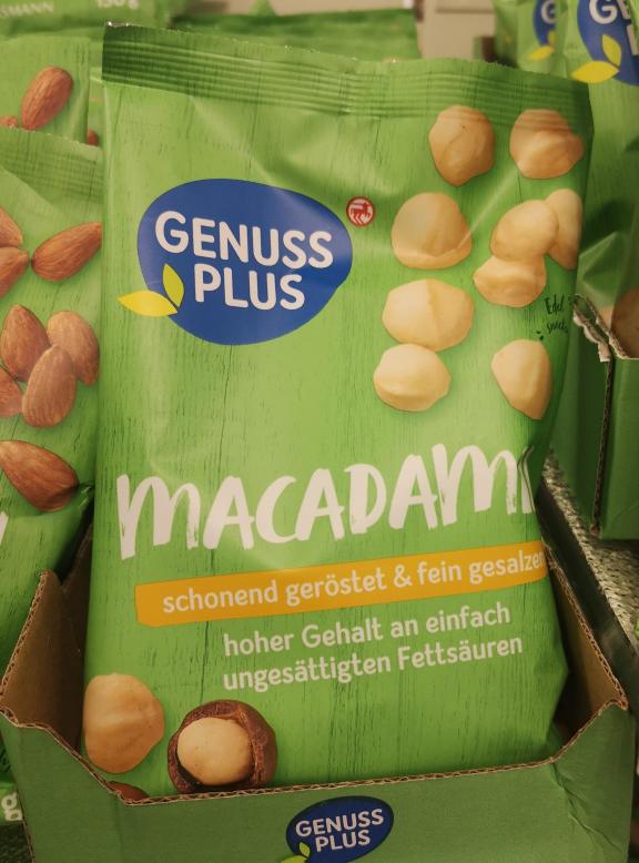 Figure 6 - A private label (Rossmann) of roasted and salted macadamia nuts in Germany.
